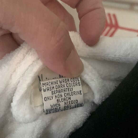 Neiman  Marcus plush short  robe  preloved ❤️size M EUC - Picture 11 of 13